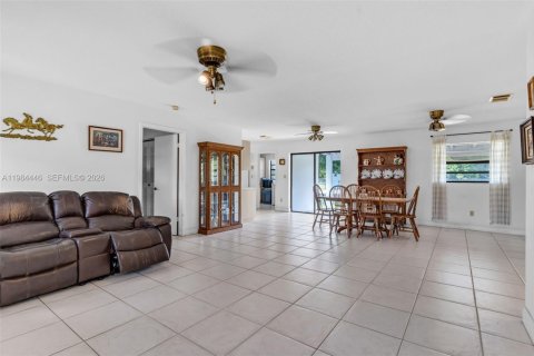 Купить виллу или дом в Майами, Флорида 3 спальни, 124.86м2, № 2051536 - фото 7
