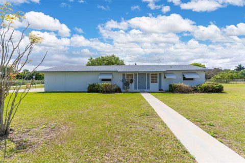 Купить виллу или дом в Майами, Флорида 3 спальни, 124.86м2, № 2051536 - фото 3