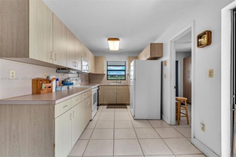 Купить виллу или дом в Майами, Флорида 3 спальни, 124.86м2, № 2051536 - фото 12