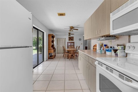 Купить виллу или дом в Майами, Флорида 3 спальни, 124.86м2, № 2051536 - фото 11