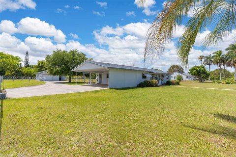 Купить виллу или дом в Майами, Флорида 3 спальни, 124.86м2, № 2051536 - фото 2