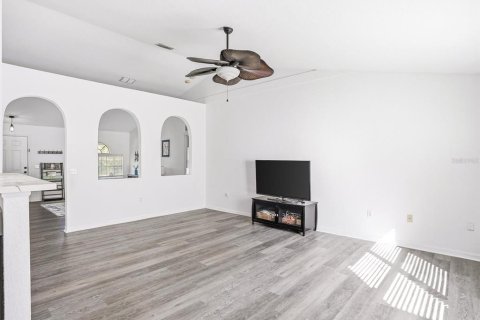 House in North Port, Florida 3 bedrooms, 209.59 sq.m. № 2220450 - photo 10