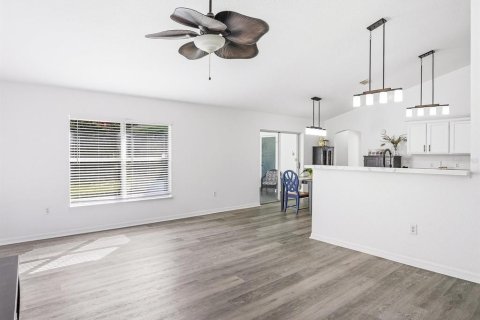 House in North Port, Florida 3 bedrooms, 209.59 sq.m. № 2220450 - photo 8