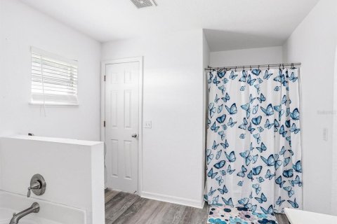 House in North Port, Florida 3 bedrooms, 209.59 sq.m. № 2220450 - photo 18