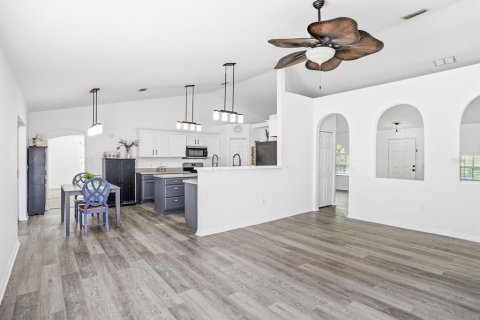 House in North Port, Florida 3 bedrooms, 209.59 sq.m. № 2220450 - photo 9