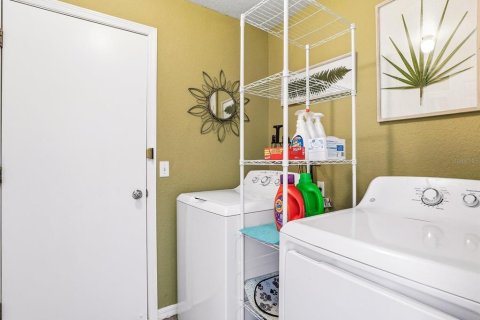 House in North Port, Florida 3 bedrooms, 209.59 sq.m. № 2220450 - photo 28