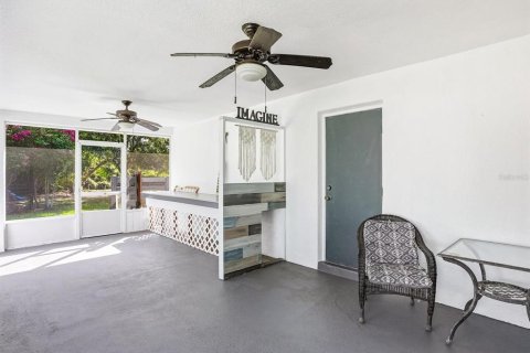 House in North Port, Florida 3 bedrooms, 209.59 sq.m. № 2220450 - photo 30