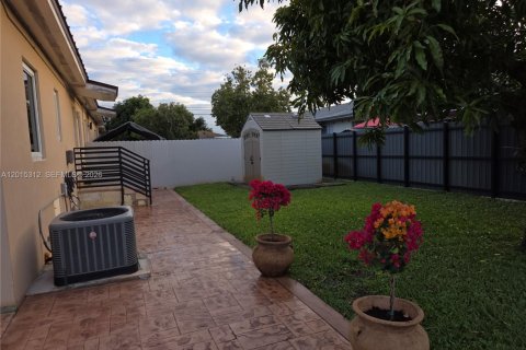 Снять в аренду квартиру в Хайалиа, Флорида 2 спальни, 177.44м2, № 2085255 - фото 13
