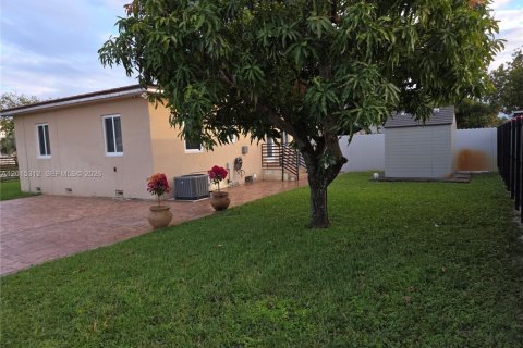 Снять в аренду квартиру в Хайалиа, Флорида 2 спальни, 177.44м2, № 2085255 - фото 12