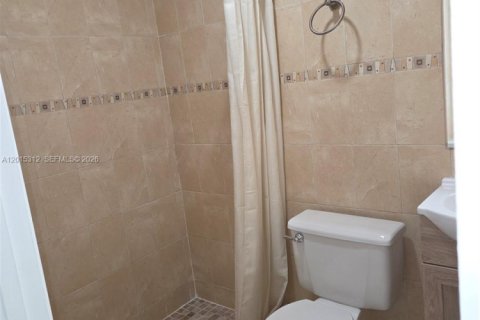 Снять в аренду квартиру в Хайалиа, Флорида 2 спальни, 177.44м2, № 2085255 - фото 9