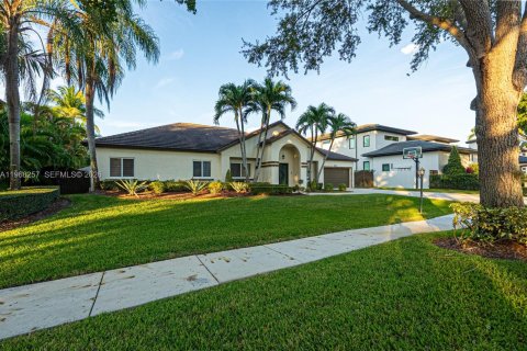 Casa en alquiler en Miami Lakes, Florida, 3 dormitorios, 227.52 m2 № 2029884 - foto 2