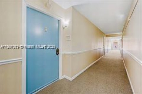 Condo in Wilton Manors, Florida, 1 bedroom  № 1931457 - photo 6