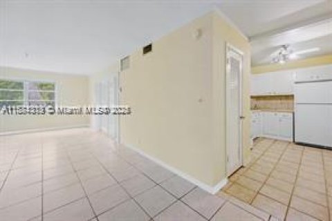 Condo in Wilton Manors, Florida, 1 bedroom  № 1931457 - photo 2