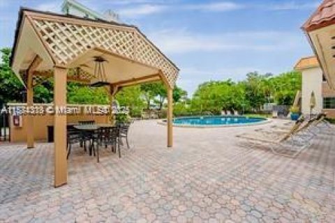 Condo in Wilton Manors, Florida, 1 bedroom  № 1931457 - photo 12