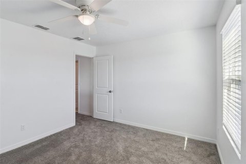 House in Clermont, Florida 5 bedrooms, 212.65 sq.m. № 2390969 - photo 25