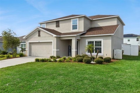 House in Clermont, Florida 5 bedrooms, 212.65 sq.m. № 2390969 - photo 2