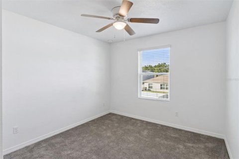 House in Clermont, Florida 5 bedrooms, 212.65 sq.m. № 2390969 - photo 19
