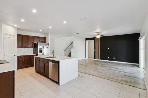 House in Clermont, Florida 5 bedrooms, 212.65 sq.m. № 2390969 - photo 12