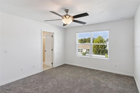 House in Clermont, Florida 5 bedrooms, 212.65 sq.m. № 2390969 - photo 20