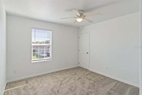 House in Clermont, Florida 5 bedrooms, 212.65 sq.m. № 2390969 - photo 26