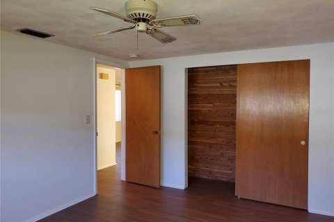 House in Port Richey, Florida 2 bedrooms, 107.02 sq.m. № 2236667 - photo 9