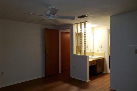 House in Port Richey, Florida 2 bedrooms, 107.02 sq.m. № 2236667 - photo 8