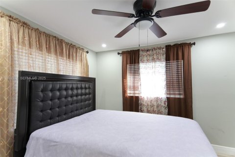 Снять в аренду виллу или дом в Лодерхилл, Флорида 2 спальни, 83.61м2, № 1990825 - фото 8