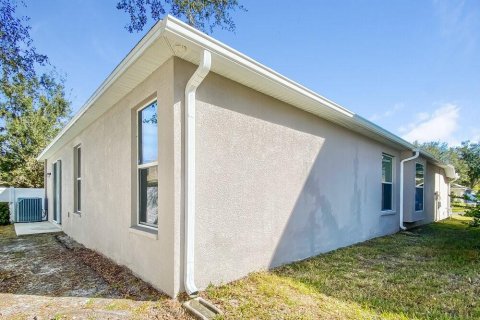 Villa ou maison à louer à Land O' Lakes, Floride: 3 chambres, 199.74 m2 № 2377652 - photo 16