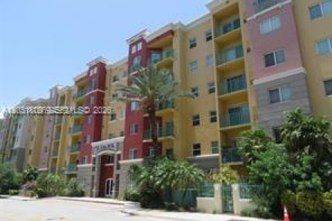 Condo à South Miami, Floride, 3 chambres  № 2084928