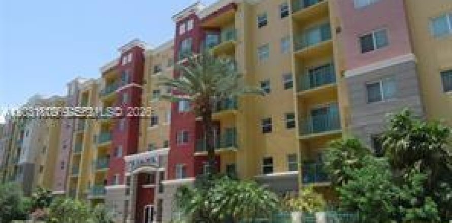 Condo à South Miami, Floride, 3 chambres  № 2084928