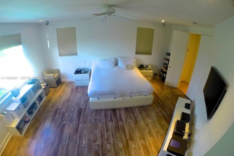 House in Miami, Florida 4 bedrooms, 280.38 sq.m. № 2080534 - photo 13