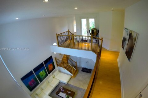 House in Miami, Florida 4 bedrooms, 280.38 sq.m. № 2080534 - photo 12