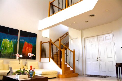 House in Miami, Florida 4 bedrooms, 280.38 sq.m. № 2080534 - photo 10