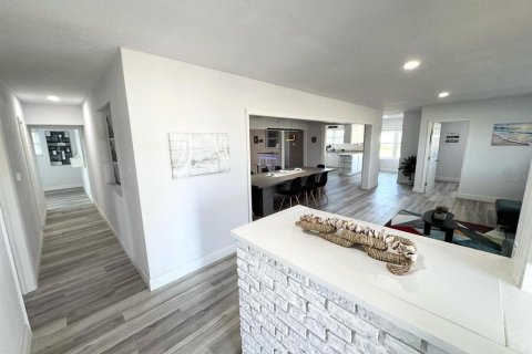 Снять в аренду виллу или дом в Дейтона-Бич, Флорида 10 комнат, 211.45м2, № 1917334 - фото 6