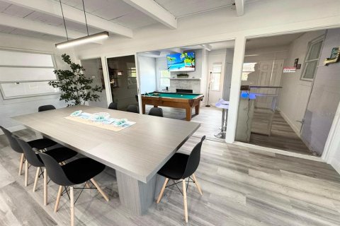 Снять в аренду виллу или дом в Дейтона-Бич, Флорида 10 комнат, 211.45м2, № 1917334 - фото 8