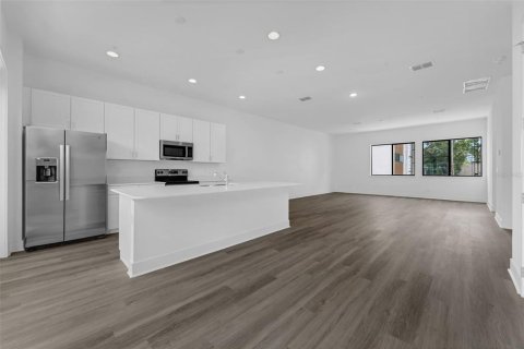 Adosado en venta en Orlando, Florida, 4 dormitorios, 211.82 m2 № 1761097 - foto 10