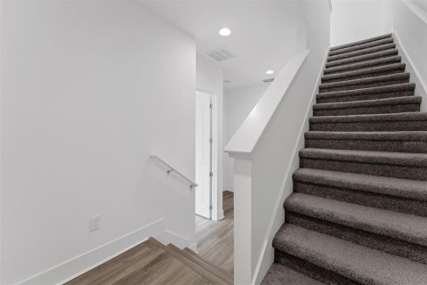 Adosado en venta en Orlando, Florida, 4 dormitorios, 211.82 m2 № 1761097 - foto 4