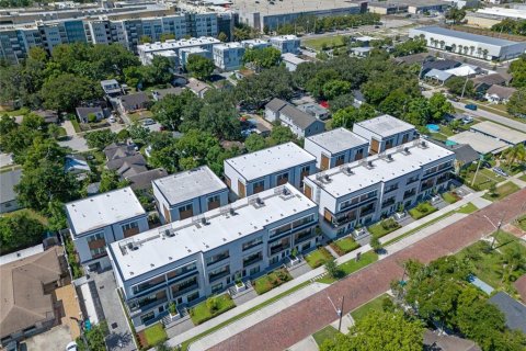 Adosado en venta en Orlando, Florida, 4 dormitorios, 211.82 m2 № 1761097 - foto 24