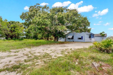 Commercial property in Stuart, Florida № 2184984 - photo 4