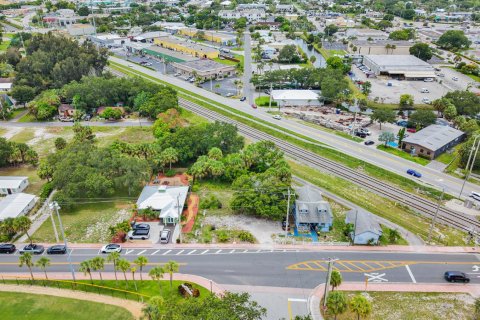 Commercial property in Stuart, Florida № 2184984