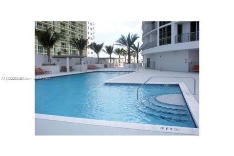 Condominio en venta en Miami, Florida, 1 dormitorio, 76.27 m2 № 2077073 - foto 18