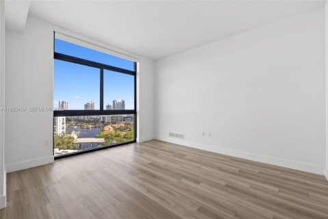 Condominio en alquiler en Hallandale Beach, Florida, 3 dormitorios, 155.52 m2 № 1977381 - foto 21