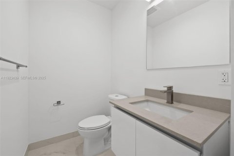 Condominio en alquiler en Hallandale Beach, Florida, 3 dormitorios, 155.52 m2 № 1977381 - foto 19