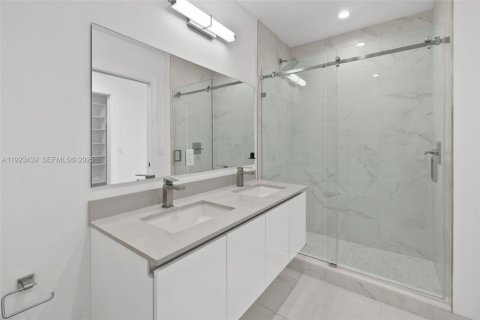 Condominio en alquiler en Hallandale Beach, Florida, 3 dormitorios, 155.52 m2 № 1977381 - foto 26