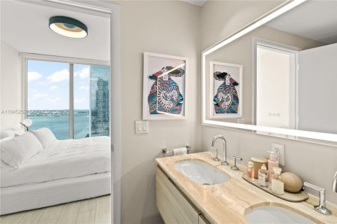 Condo in Miami, Florida, 1 bedroom  № 2002246 - photo 26