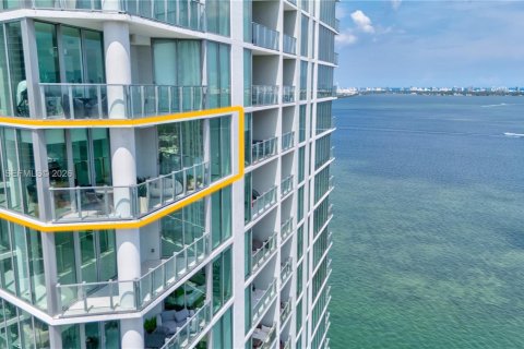 Condo in Miami, Florida, 1 bedroom  № 2002246 - photo 20