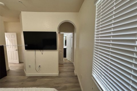 Condo in Homestead, Florida, 3 bedrooms № 1938676 - photo 12