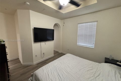 Condo in Homestead, Florida, 3 bedrooms № 1938676 - photo 11