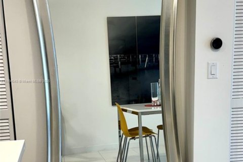 Снять в аренду кондоминиум в Дорал, Флорида 1 спальня, 71.07м2, № 1954846 - фото 14