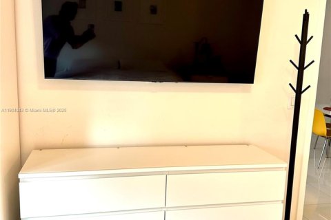 Снять в аренду кондоминиум в Дорал, Флорида 1 спальня, 71.07м2, № 1954846 - фото 21